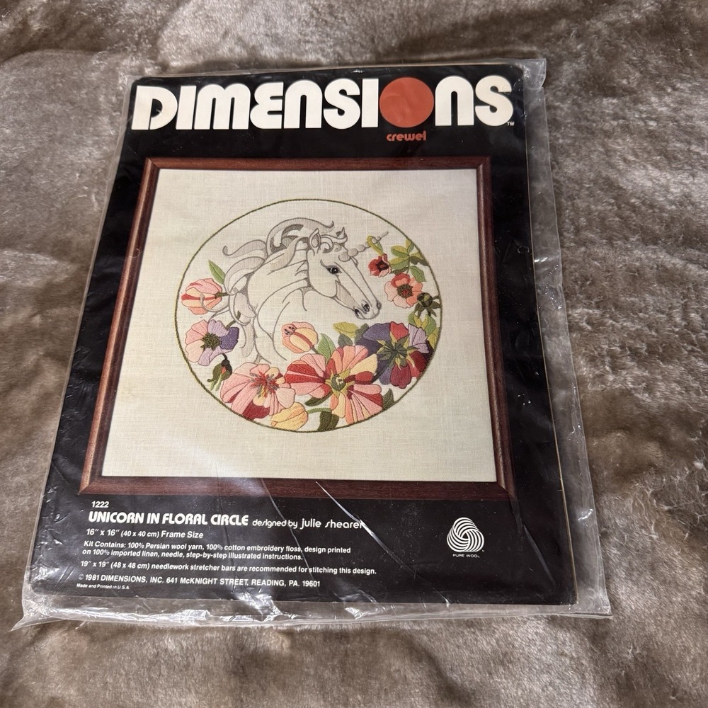 NOS 1981 Dimensions Unicorn In Floral Circle 1222 Crewel Kit